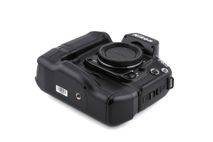 Nikon F90X + batteria MB-10