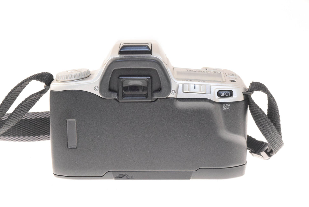 Minolta Dynax 404si + zoom 35-80mm f4-5.6 AF