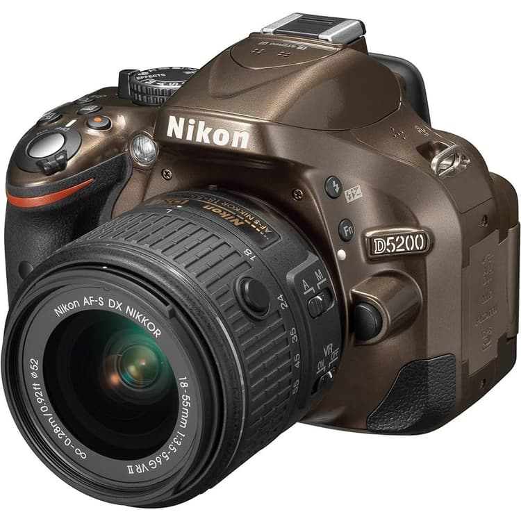 SLR D5200 - Marrone + Nikon AF-S NIkkor DX 18-55mm f/3.5-5.6 G VR II f/3.5-5.6
