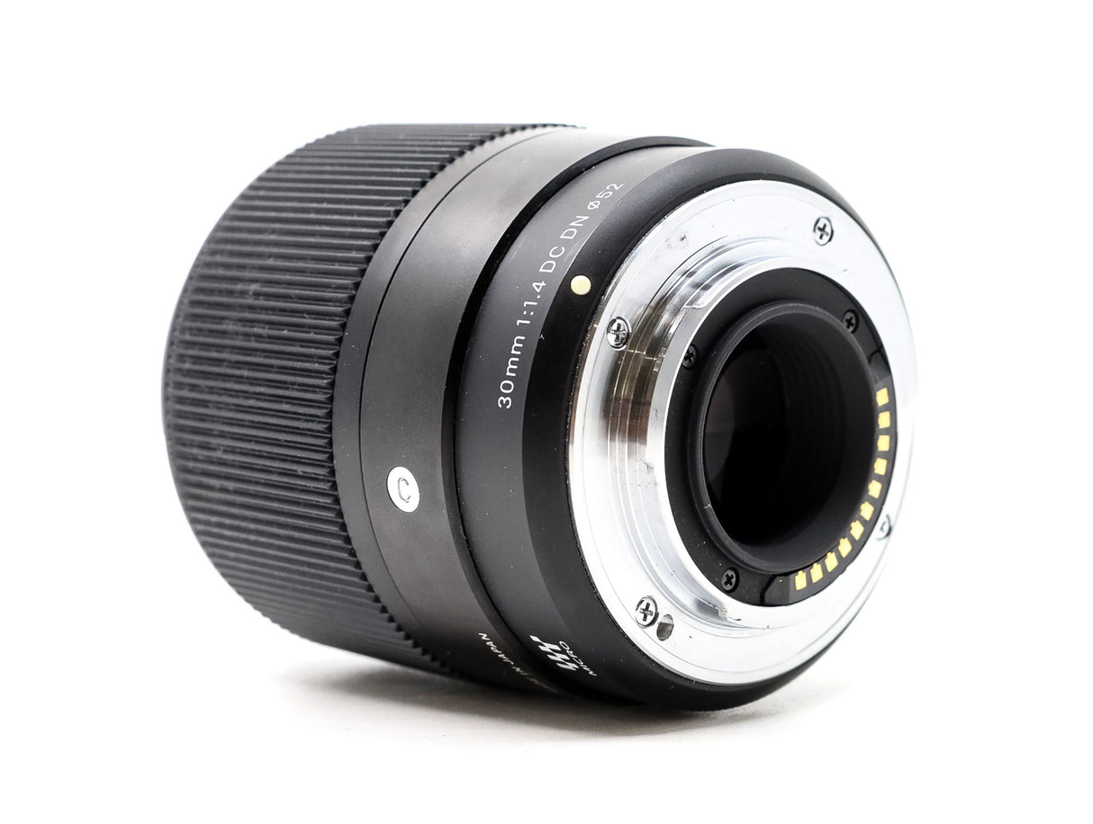 Sigma 30mm f/1.4 DC DN Contemporary - Compatibile con il formato Micro Quattro Terzi