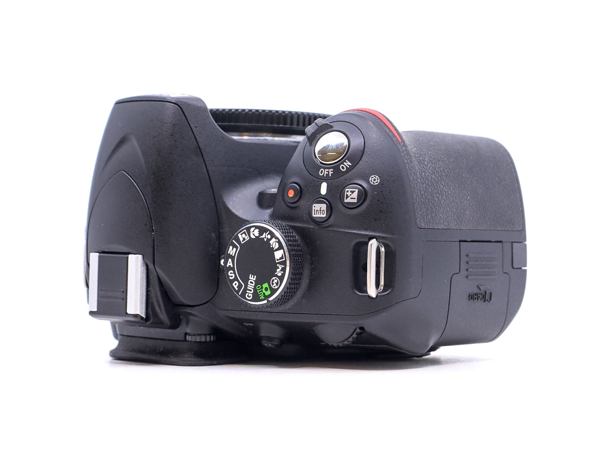 Nikon D3200 - segunda mano - excelente estado - detalle 4 de 4 - SKU 3784454 - Camera Market