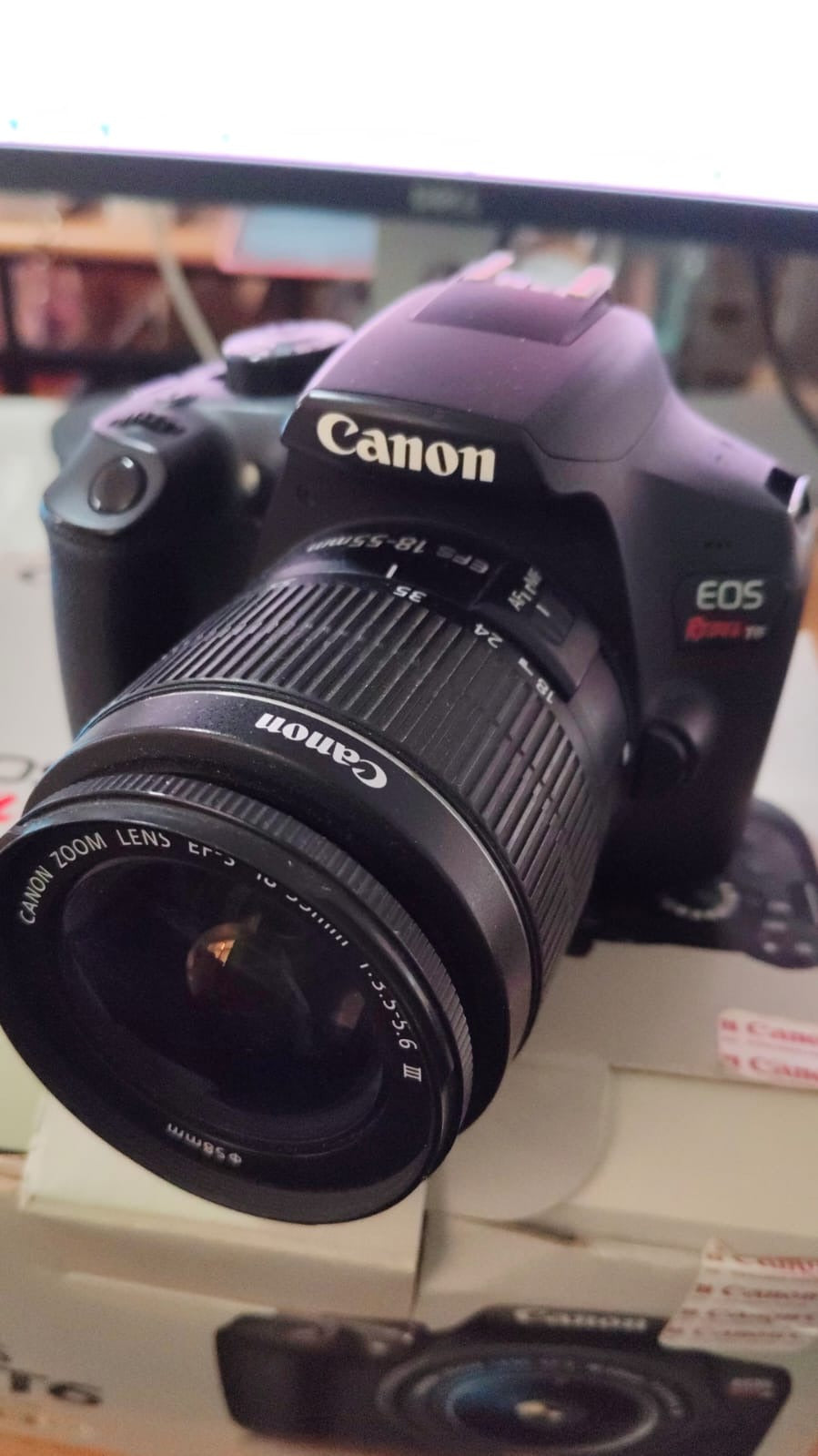 CanonEOS Rebel T6 (W)8e843122-3f42-4a83-8f49-ff0b53176bbe