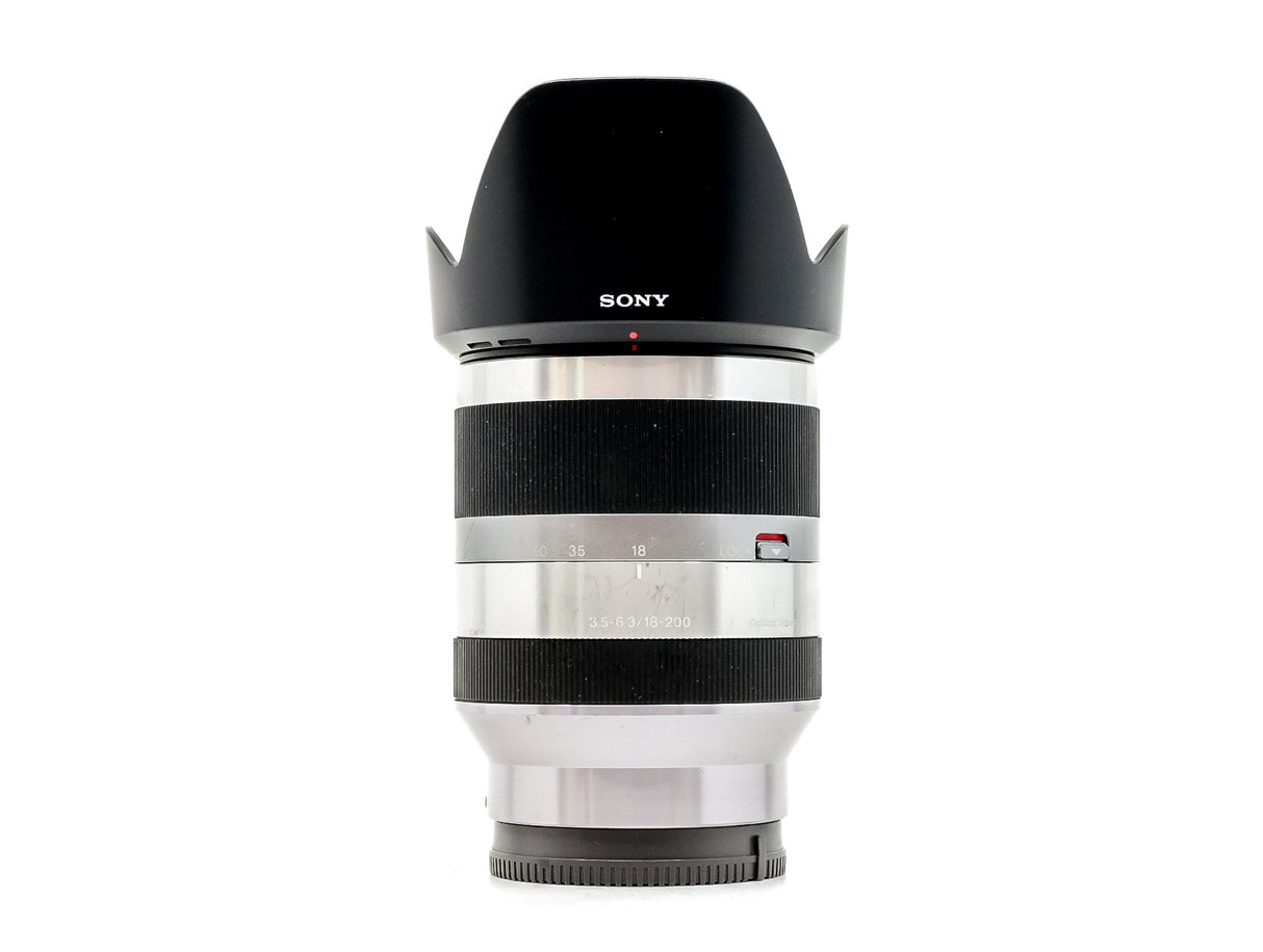 Sony E 18-200mm f/3.5-6.3 OSS
