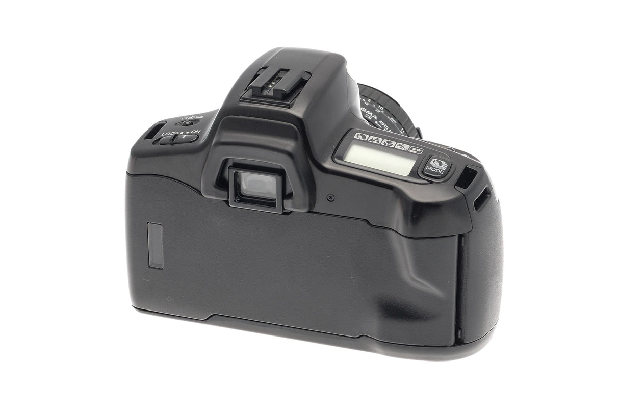 Minolta Dynax 300si + 24-70mm f3.5-5.6 AF asferico