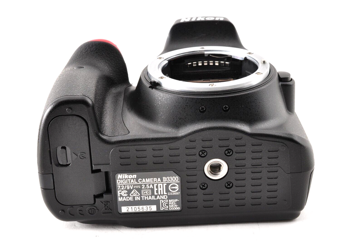 Nikon D3300 24.1 MP DSLR AF-S DX 18-55mm f/3.5-5.6G ED II