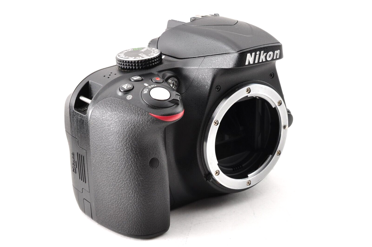 Nikon D3300 24.1 MP DSLR AF-S DX 18-55mm f/3.5-5.6G ED II