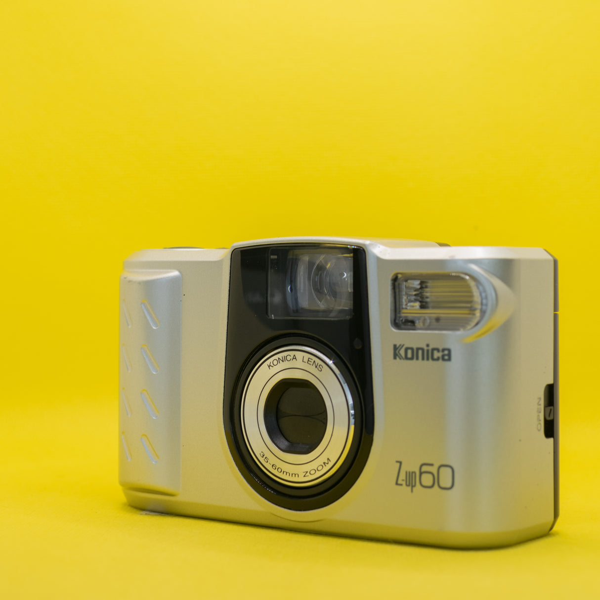 Konica Z-UP 60 - Cámara Analógica Compacta de 35mm