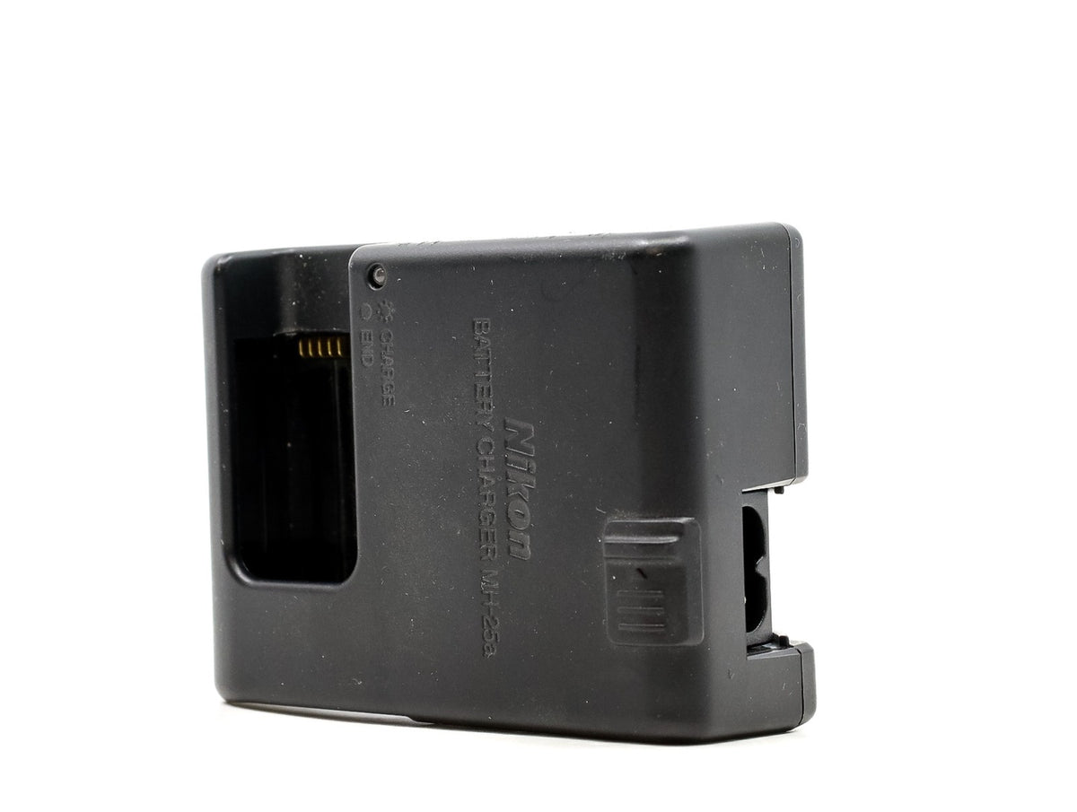Nikon MH-25a Charger · imagen principal