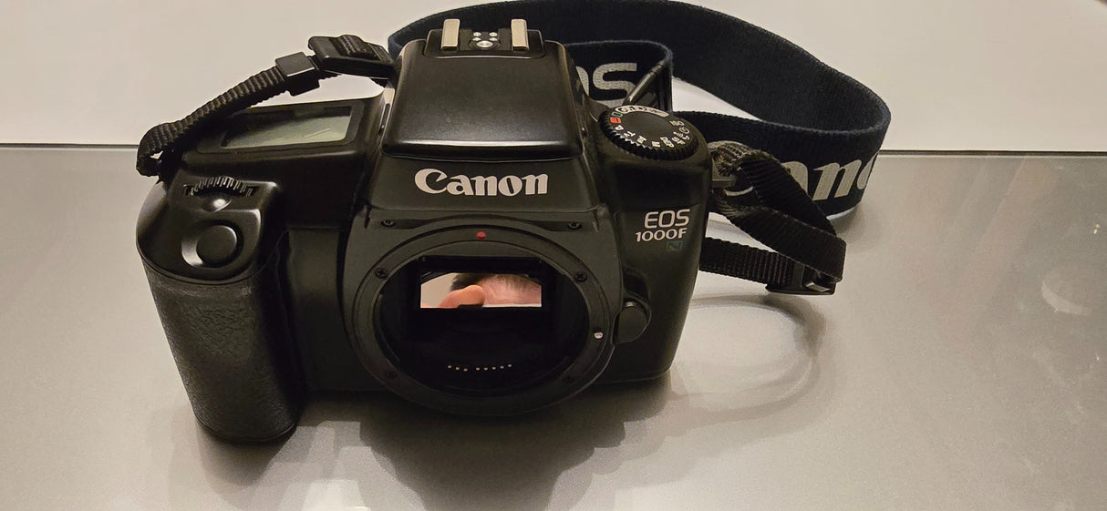 CANONEOS 1000Fnb56642d3-eb22-4648-9c76-bf29ae392add