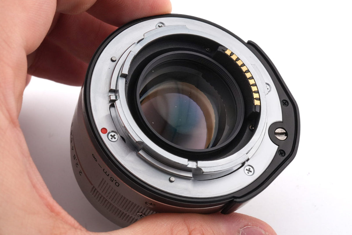 Contax G2 + 45mm f2 Planar T* 