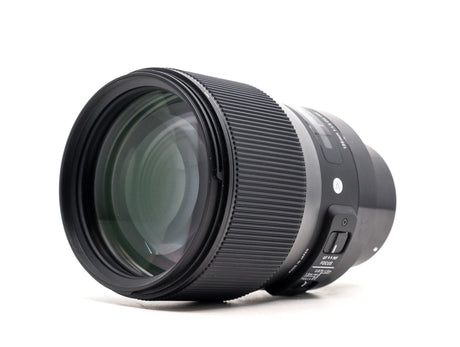 Sigma 135mm f/1.8 DG HSM ART - Sony FE Fit - segunda mano - excelente estado - detalle 2 de 3 - SKU 3784323 - Camera Market