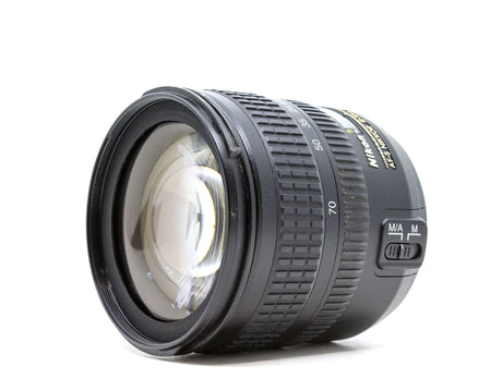Nikon AF-S DX Nikkor 18-70mm f/3.5-4.5G IF-ED - segunda mano - excelente estado - detalle 2 de 3 - SKU 3796586 - Camera Marke