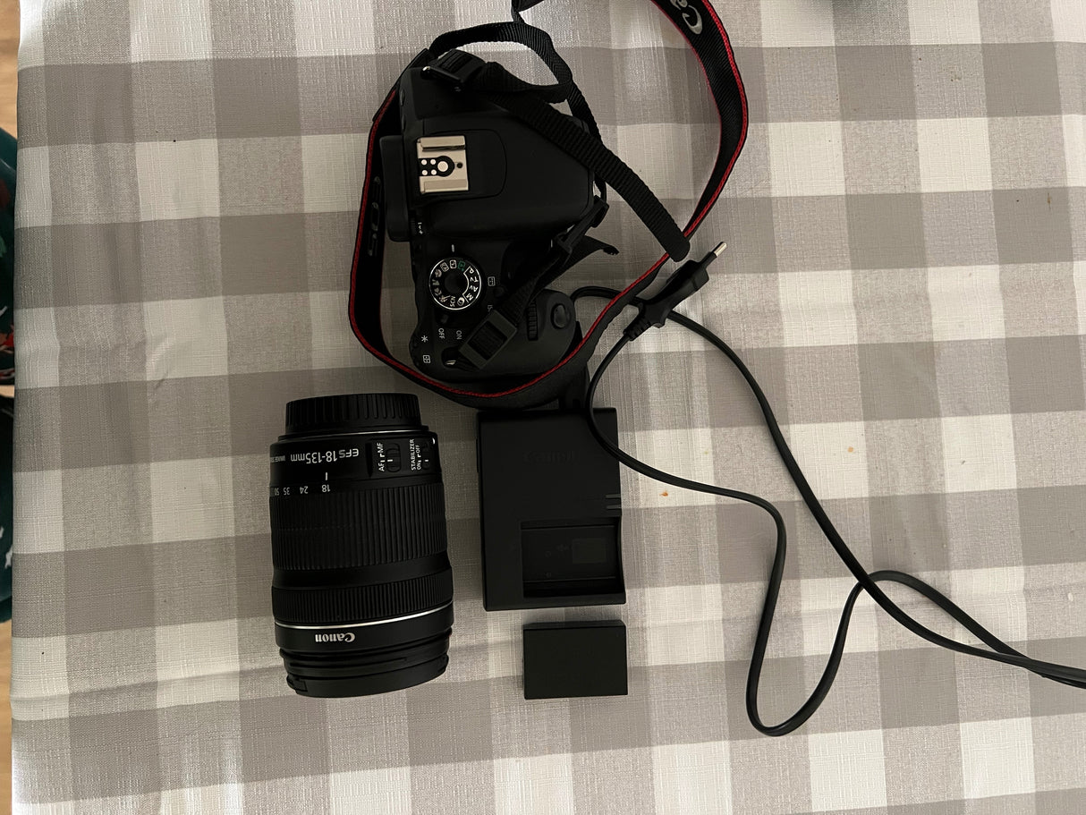 Cámara Canon EOS 800D Cámara Canon EOS 800D 08cd7738-ce78-47a5-83fe-a3ae43530834