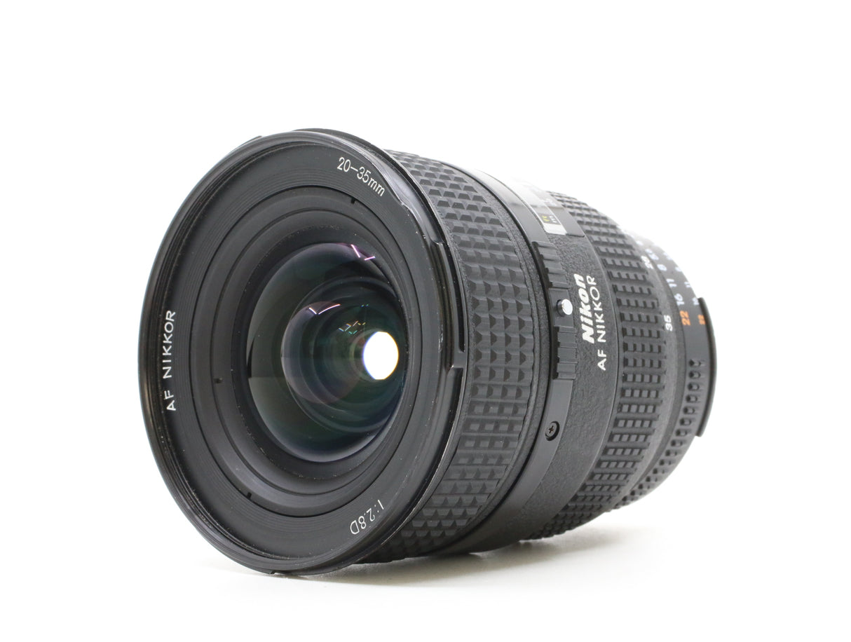Nikon AF Nikkor 20-35mm f/2.8D 