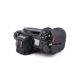 Nikon Z7 - Mirrorless Digital Camera