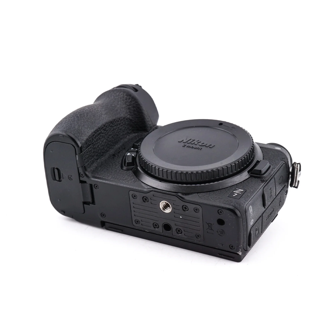 Nikon Z7 - Mirrorless Digital Camera
