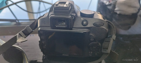 NIKOND330069d6d6e0-4210-4007-b799-7d2c0d880840