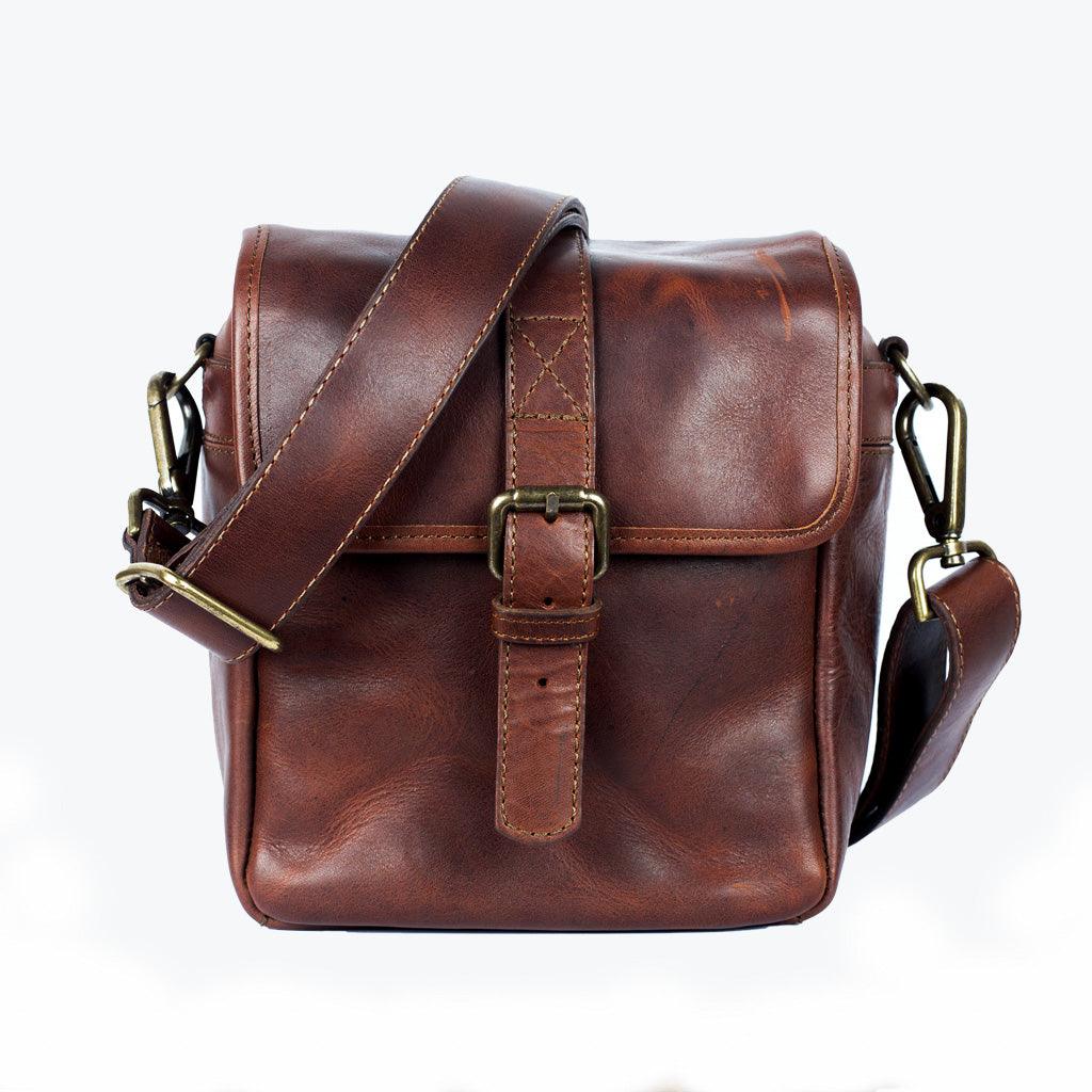 Berlin Cognac Leather Camera Bag · imagen principal