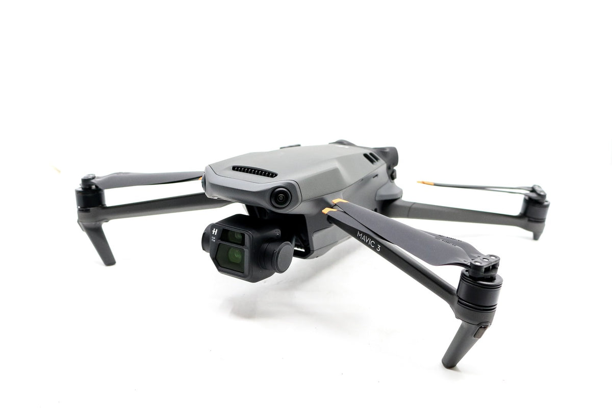 DJI Mavic 3 Fly More Combo · imagen principal
