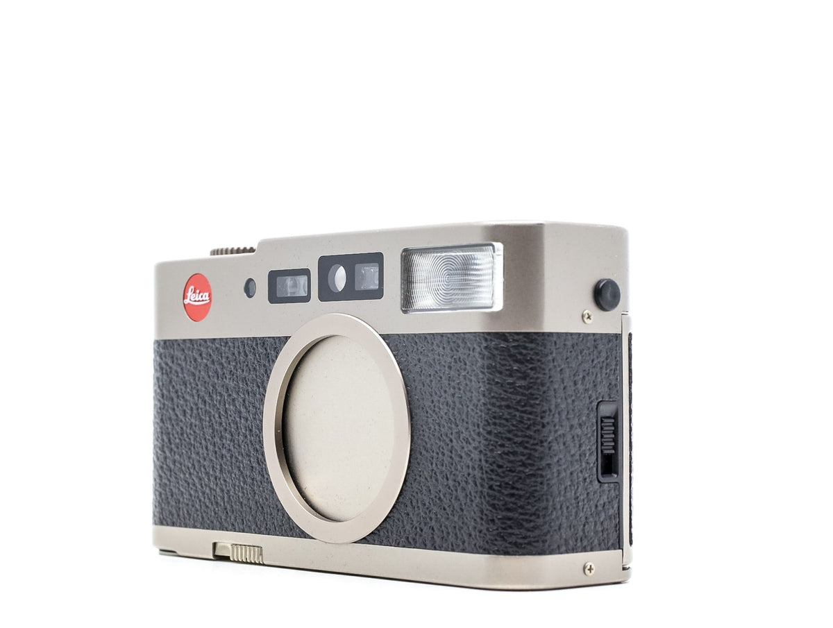 Leica CM · imagen principal