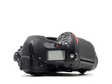 Nikon D6