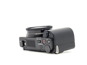 Sony ZV-E10 - segunda mano - excelente estado - detalle 3 de 4 - SKU 3708853 - Camera Market